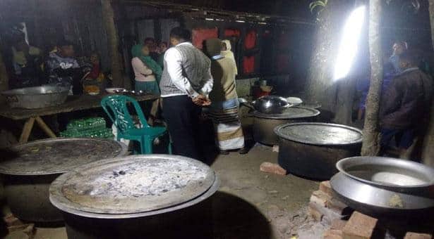 বৌভাতে মাংস কম দেওয়া নিয়ে সংঘর্ষ, বরের চাচা নিহত