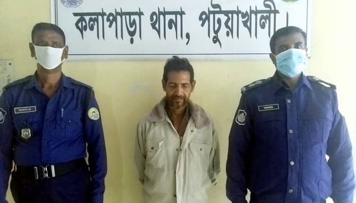 ছেলে বিদেশ, পুত্রবধূকে শ্লীলতাহানি করতে গিয়ে শ্বশুর ধরা