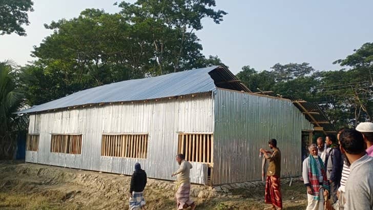নির্বাচনে ভাই হেরে যাওয়ায় মাদ্রাসা ভেঙে নিলেন ইউপি চেয়ারম্যান