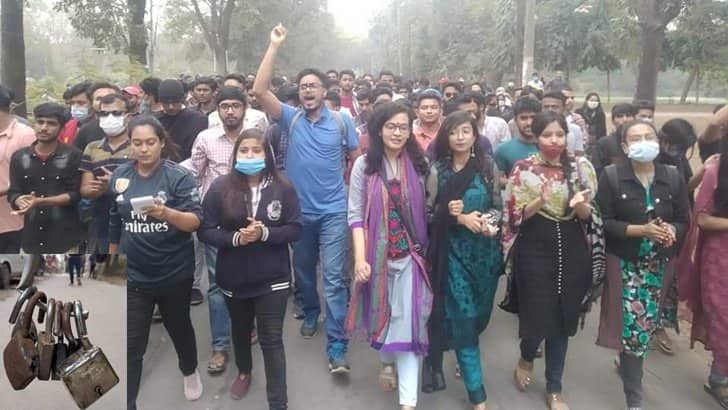 দুই দফায় তালা ভেঙে হলে ঢুকল জাবি শিক্ষার্থীরা
