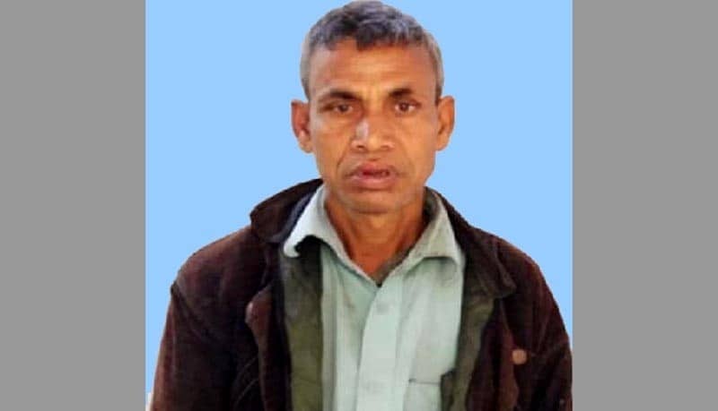 কবর থেকে মরদেহ চুরির সময় কবিরাজ আটক