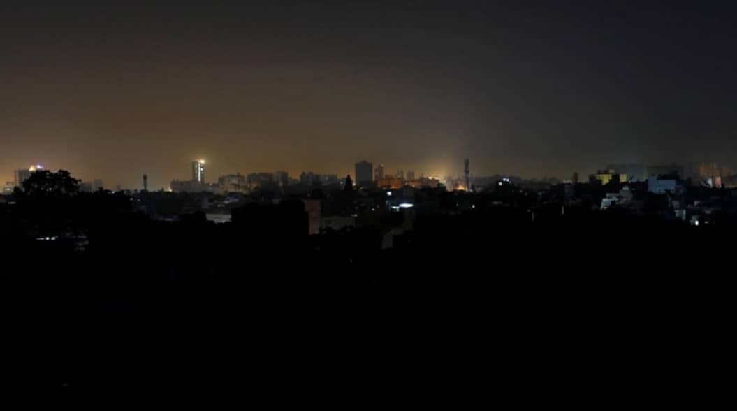 অন্ধকারে মিয়ানমার