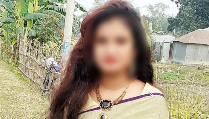 ধর্মান্তরিত করে বিয়ে, তবু স্ত্রীর মর্যাদা দেননি ক্যাডার কর্মকর্তা
