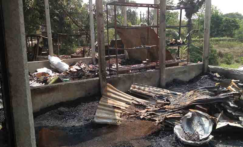 মির্জাপুরে মধ্যরাতে আগুনে পুড়ল তিন দোকান