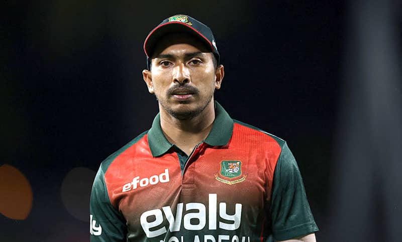 দলে সুযোগ পাওয়া কঠিন হয়ে গেল সৌম্যর জন্য