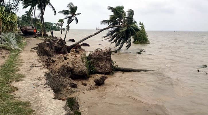 ইয়াসের তাণ্ডবে পটুয়াখালীতে নারীর মৃত্যু, ব্যাপক ক্ষয়ক্ষতি
