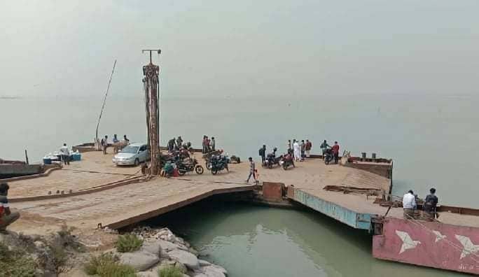 পাটুরিয়া-দৌলতদিয়া ফেরিঘাটে চাপ নেই যাত্রী-যানবাহনের