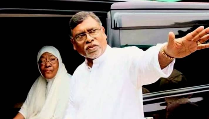 লাইফসাপোর্টে স্বাস্থ্যমন্ত্রীর মা