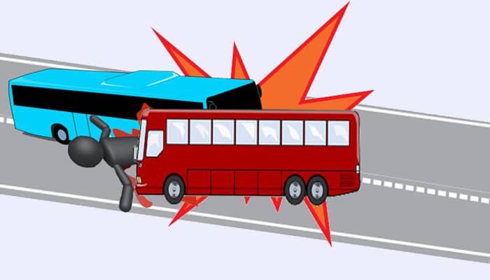 ২ বাসের রেষারেষিতে জীবন গেল বাসযাত্রীর