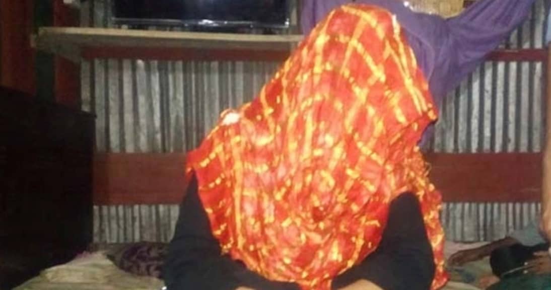 বাড়ি ফাঁকা পেলে কিংবা বৌদি ঘুমোলেই বোনের ঘরে ঢুকতেন দাদা