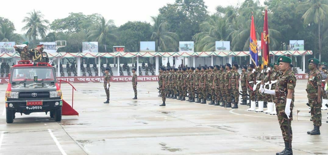 চট্টগ্রামে সেনাপ্রধান আজিজ আহমেদকে বিদায় সংবর্ধনা
