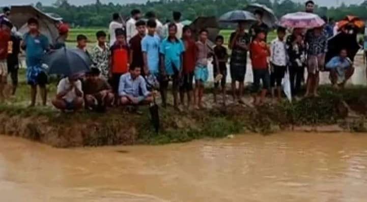 ঢলের পানিতে ভেসে গেল ৩ যুবক