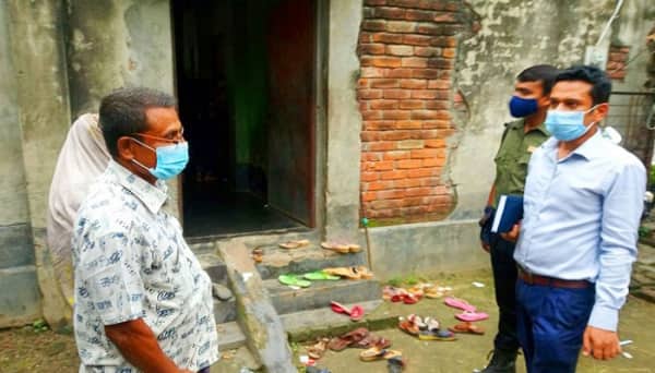 পুলিশ দেখে বউ রেখে উধাও জামাই