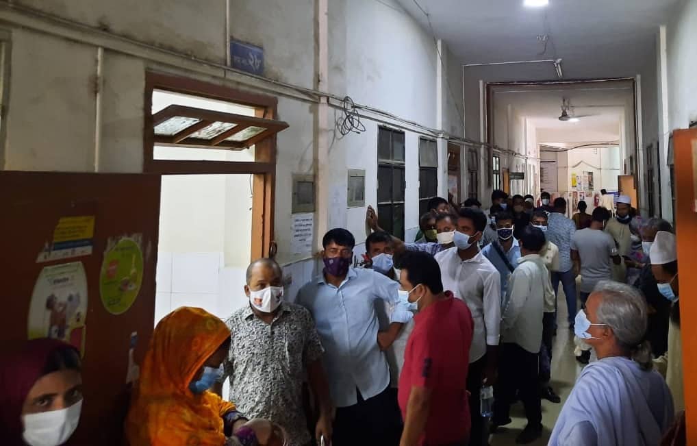 সরকারি হাসপাতালে ডাক্তারদের ডিউটি ফাঁকি, ভোগান্তীতে অসহায় রোগীরা
