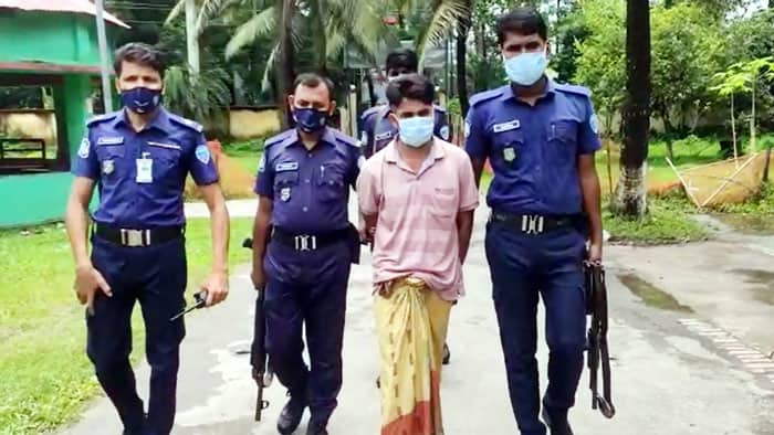 হাতিয়ায় ২৪ মামলার আসামী ডাকাত সর্দার ইরাক গ্রেফতার