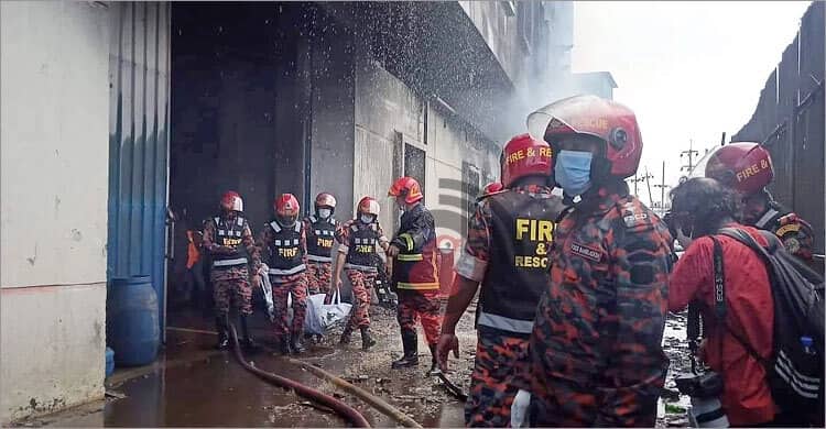 ২৯ ঘণ্টা পর নিয়ন্ত্রণে রূপগঞ্জের আগুন