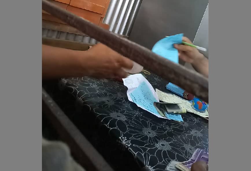 অনিয়মের স্বর্গরাজ্য আরিচা ফেরিঘাট, নজরদারি নেই কর্তৃপক্ষের