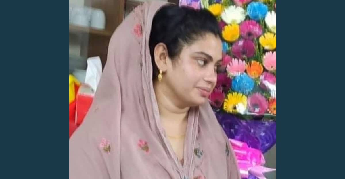 ছিনতাই মামলায় শ্রমিক লীগ নেত্রী কারাগারে, দল থেকে অব্যাহতি