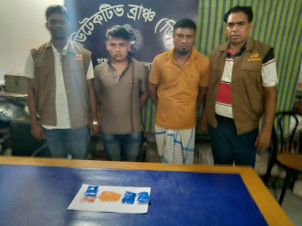 কালীগঞ্জেডিবি পুলিশের সাড়াশি অভিযান: ১৫ দিনে বিপুল মাদক উদ্ধার, রোহিঙ্গাসহ গ্রেপ্তার ৯