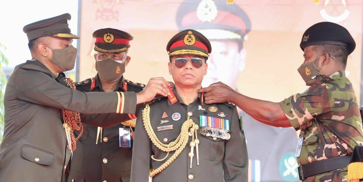 সাঁজোয়া কোরের ‘কর্নেল কমান্ড্যান্ট’ হিসেবে অভিষিক্ত হলেন সেনাপ্রধান