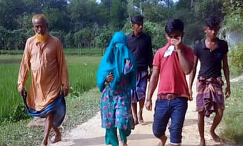 এক রুমে দেবর-ভাবি, শেকল বেঁধে আনা হলো ইউনিয়ন পরিষদে!