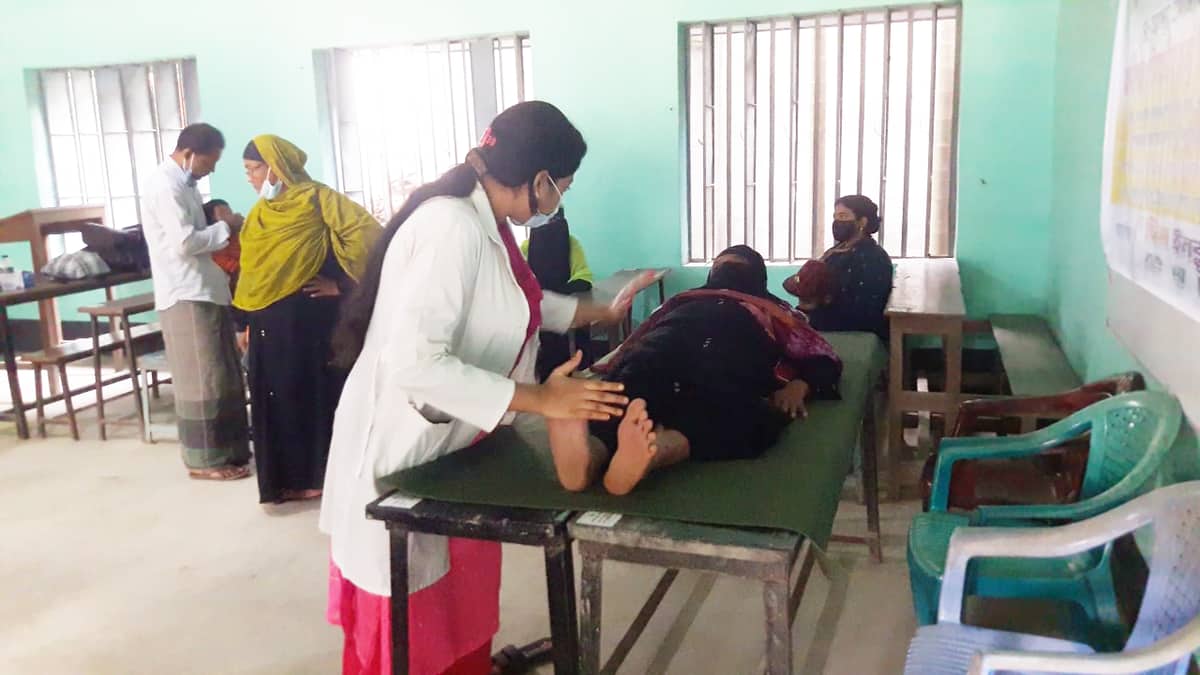 কালীগঞ্জ কল্যাণ সংস্থার ফিজিওথেরাপী ক্যাম্প