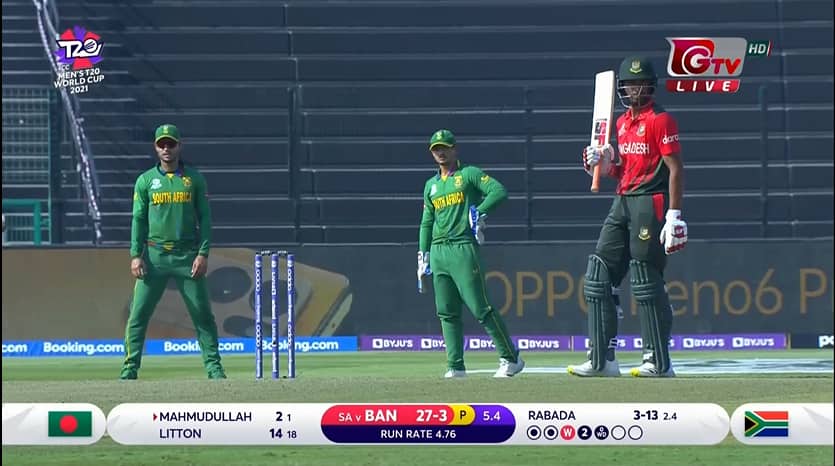 শূন্য রানে বিদায় সৌম্য-মুশফিক, শুরুতেই ৩ উইকেট নেই বাংলাদেশের