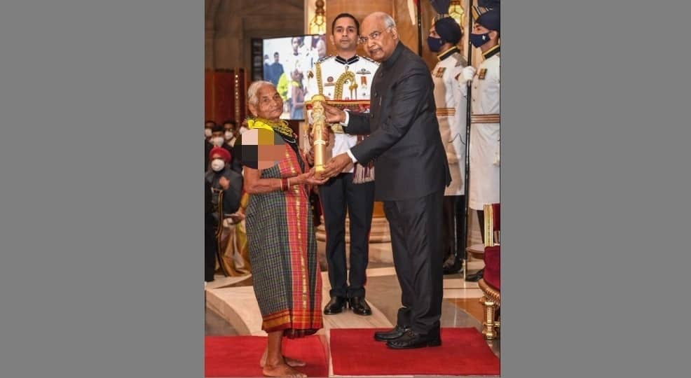 খালি পায়ে ‘পদ্মশ্রী পুরস্কার’ নেওয়া কে এই নারী