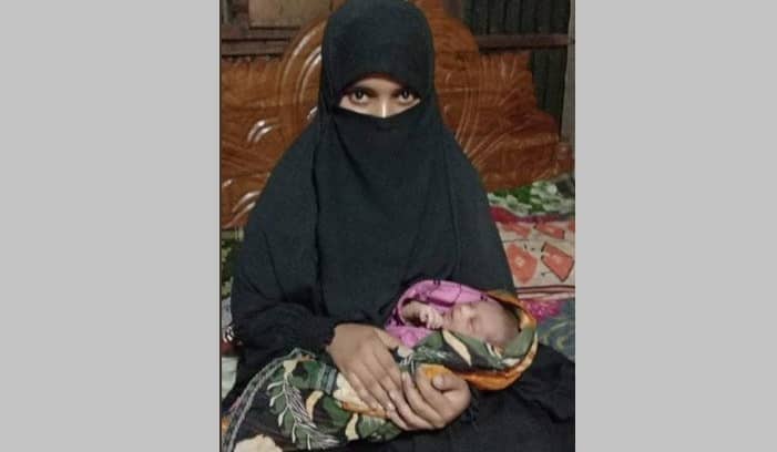 প্রসব বেদনা নিয়ে ছেলে জন্ম দেওয়ার ১ ঘণ্টা পর এইচএসসি পরীক্ষায় রেশমা