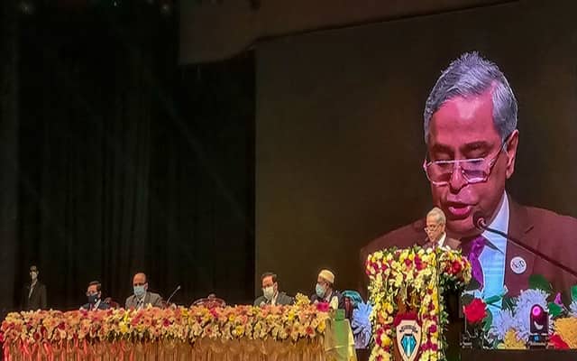 বাবা-মার বিলাসবহুল জীবন-যাপন কীভাবে, জানতে হবে সন্তানদের