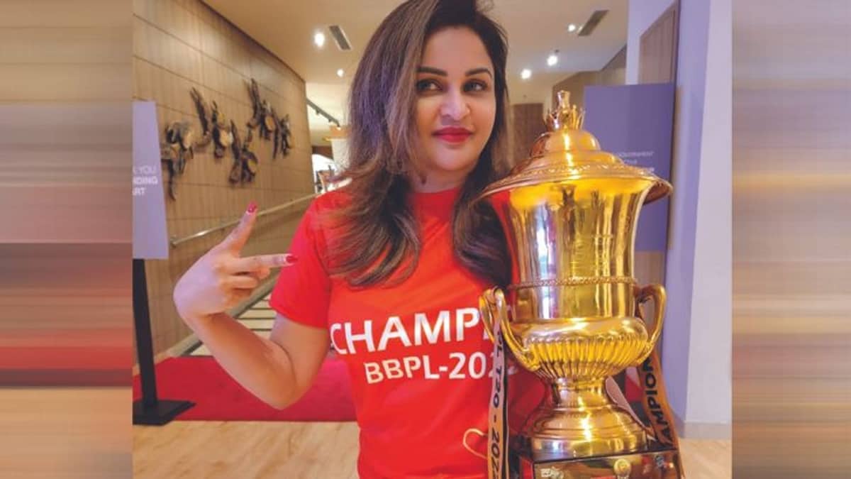 রুদ্ধশ্বাস ফাইনালের দিন রোজা রেখেছিলেন নাফিসা কামাল