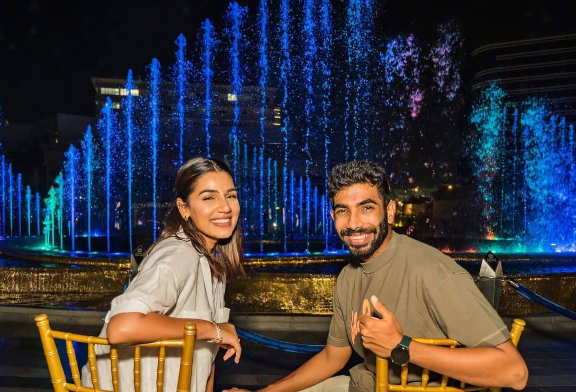 ম্যাক্সওয়েলের ‘বিয়ে’তে কোহলি-আনুশকা