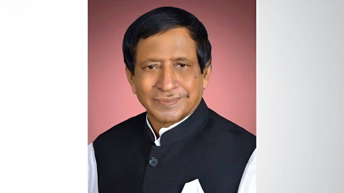 বুকে ব্যথা নিয়ে হাসপাতালে ভর্তি সমাজকল্যাণমন্ত্রী, ঢাকায় নেওয়ার প্রস্তুতি