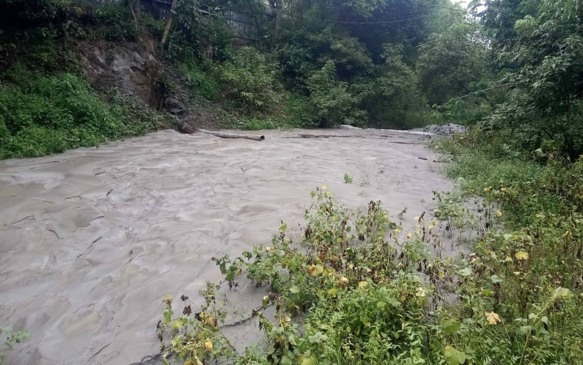 দৌলতপুরে অবৈধ ড্রেজার দিয়ে চলছে সরকারি খাল ভরাট