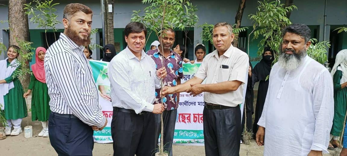 কালীগঞ্জে আবুল খায়ের সিরামিকের সবুজায়ন কর্মসূচি