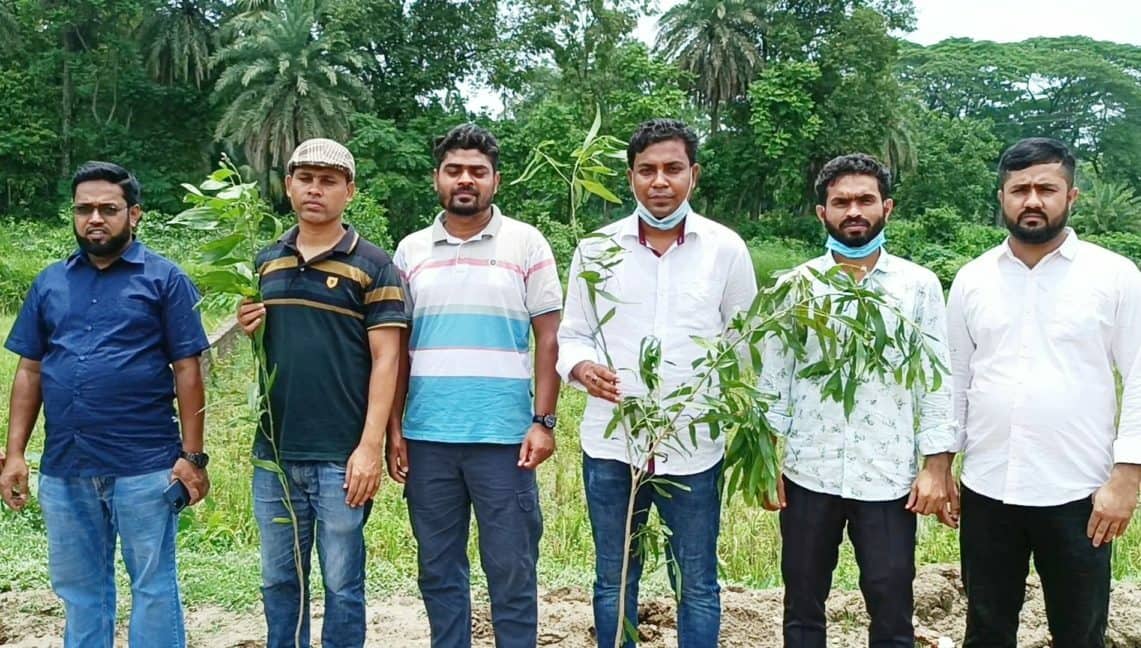 বিশ্ব পরিবেশ দিবসে কালীগঞ্জে ছাত্রলীগের বৃক্ষ রোপন