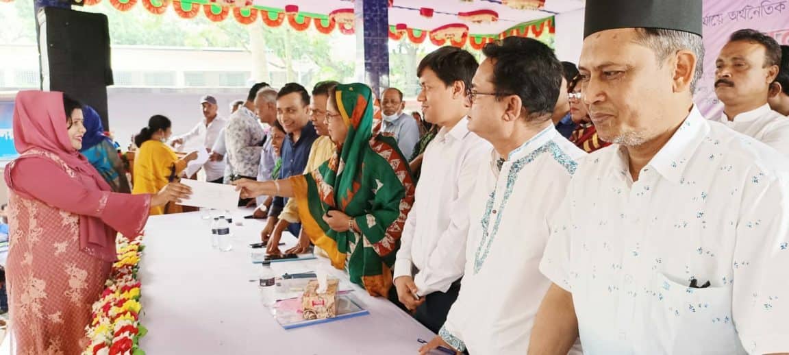 দেশের নারীরা বিগত দিনের চেয়ে অনেক বেশি এগিয়ে-চুমকি