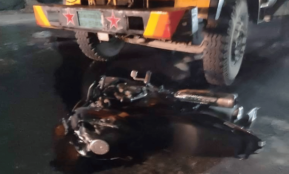 মাঝরাতে আর্জেন্টিনার খেলা দেখে বাড়ি ফেরা হলো না দুই বন্ধুর, সড়কেই গেল প্রাণ