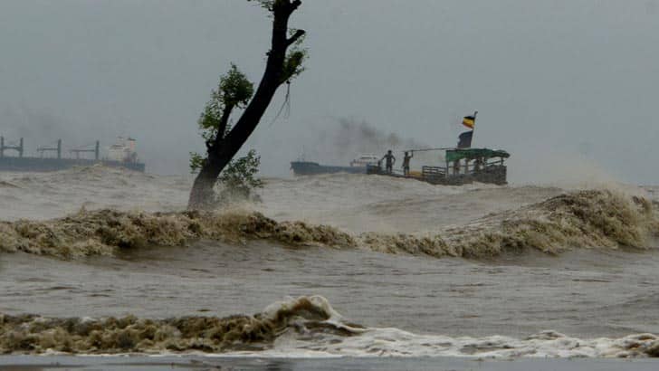সিত্রাংয়ের আঘাতে সারাদেশে ১০ জনের প্রাণহানি