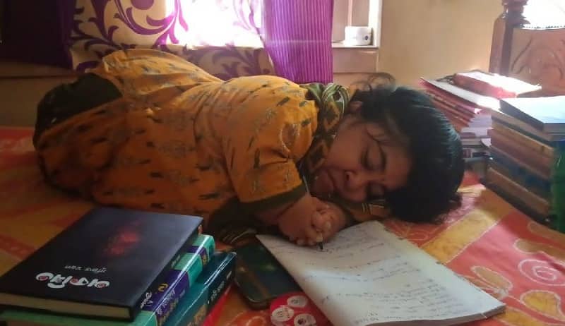 উচ্চতা ৩ ফুট, হাজারও প্রতিবন্ধকতা সত্ত্বেও পরীক্ষায় ৯৯.৩১ শতাংশ নম্বর পেয়েছেন পিয়াসা