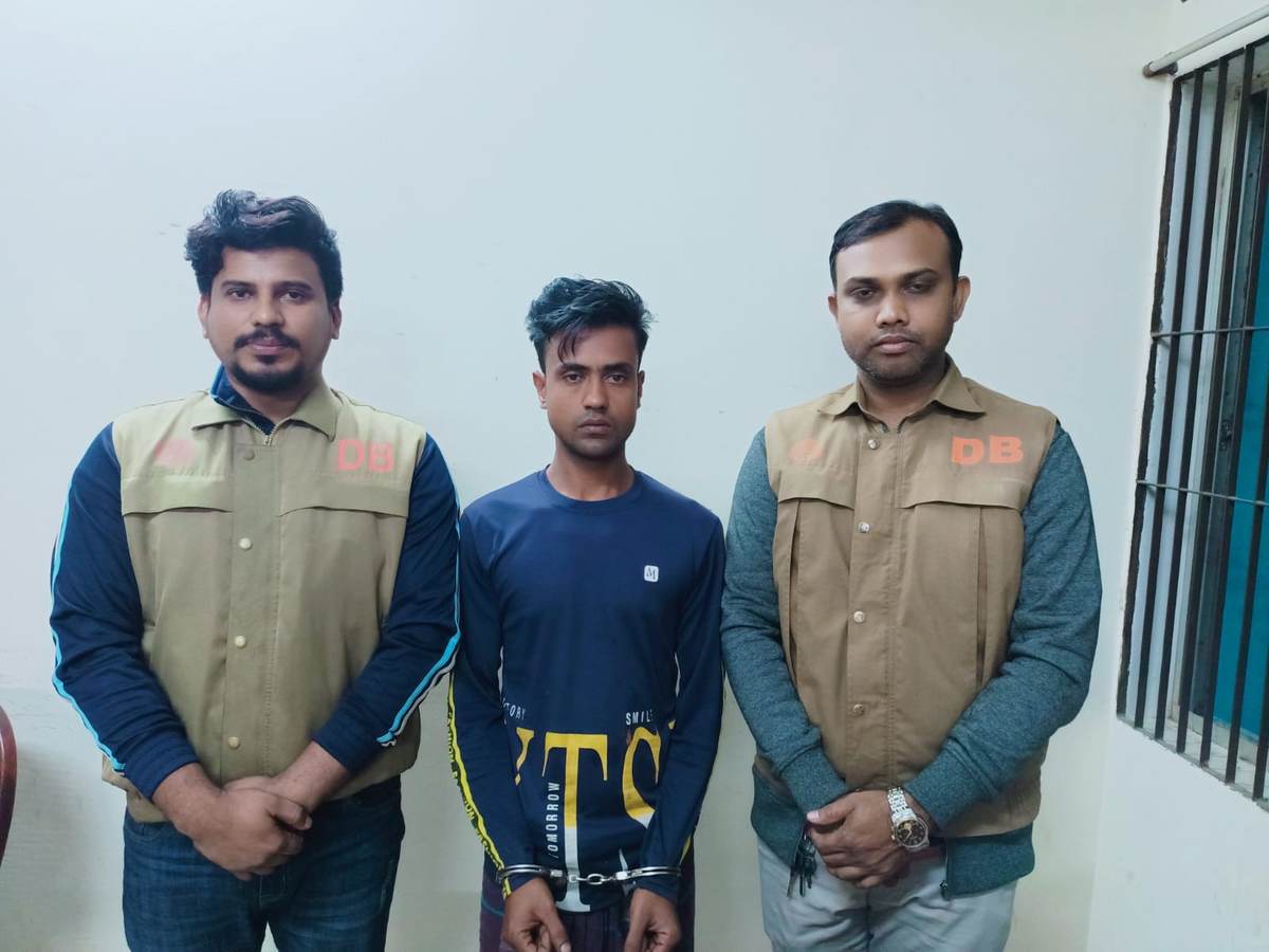 মাদকাসক্ত ছেলেকে পুলিশে ধরিয়ে দিলেন বাবা