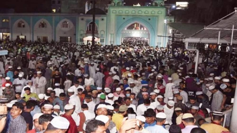 শবে বরাত: ইবাদতে মশগুল মুসল্লিরা, মসজিদ-কবরস্থানে ভিড়