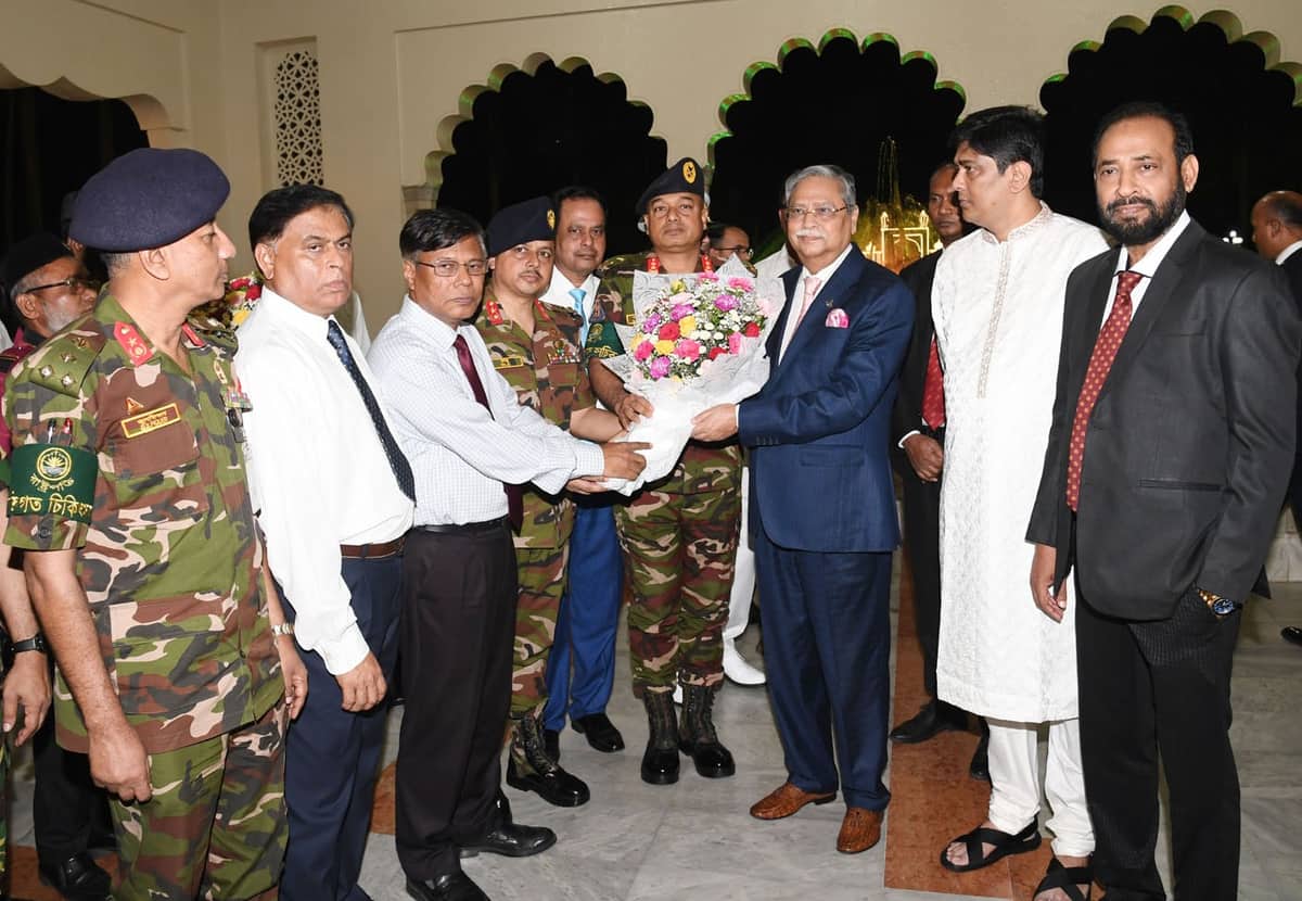 বঙ্গভবনের বাসিন্দা হলেন রাষ্ট্রপতি সাহাবুদ্দিন, শুরু করেছেন অফিসও
