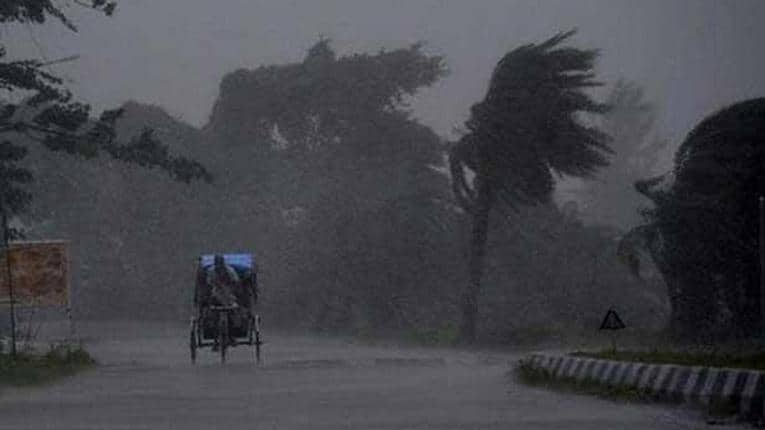 ঢাকাসহ ১৯ জেলায় ধেয়ে আসছে তীব্র ঝড়!