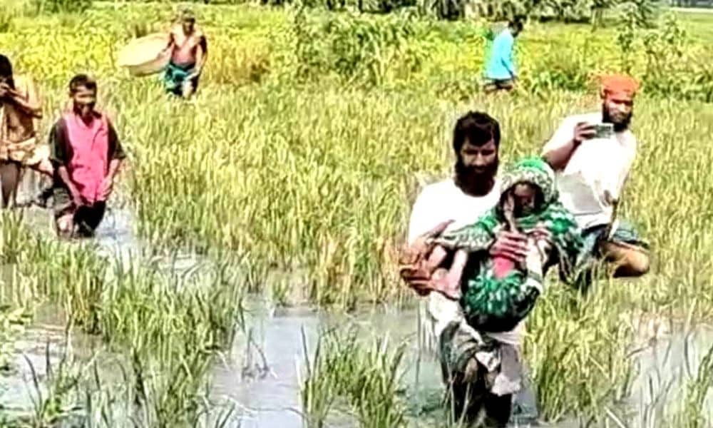 নির্জন বিলে অসুস্থ মাকে ফেলে গেল সন্তান, ৩দিন পর আধমরা অবস্থায় উদ্ধার