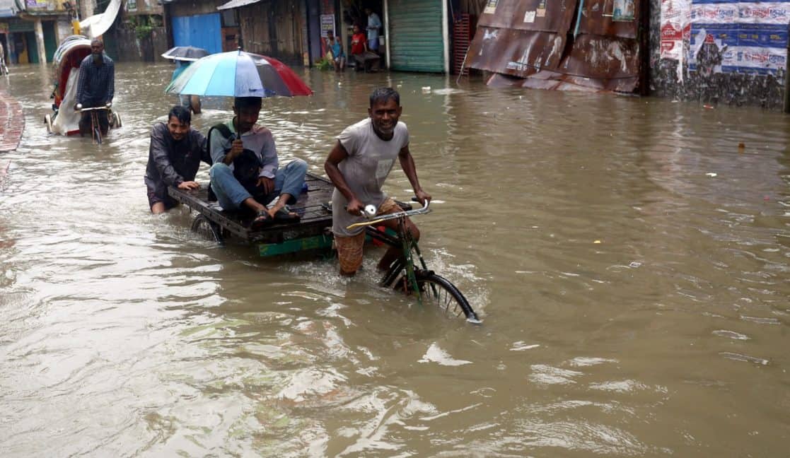 টানা চারদিন পানির নিচে বন্দরনগরী চট্টগ্রাম