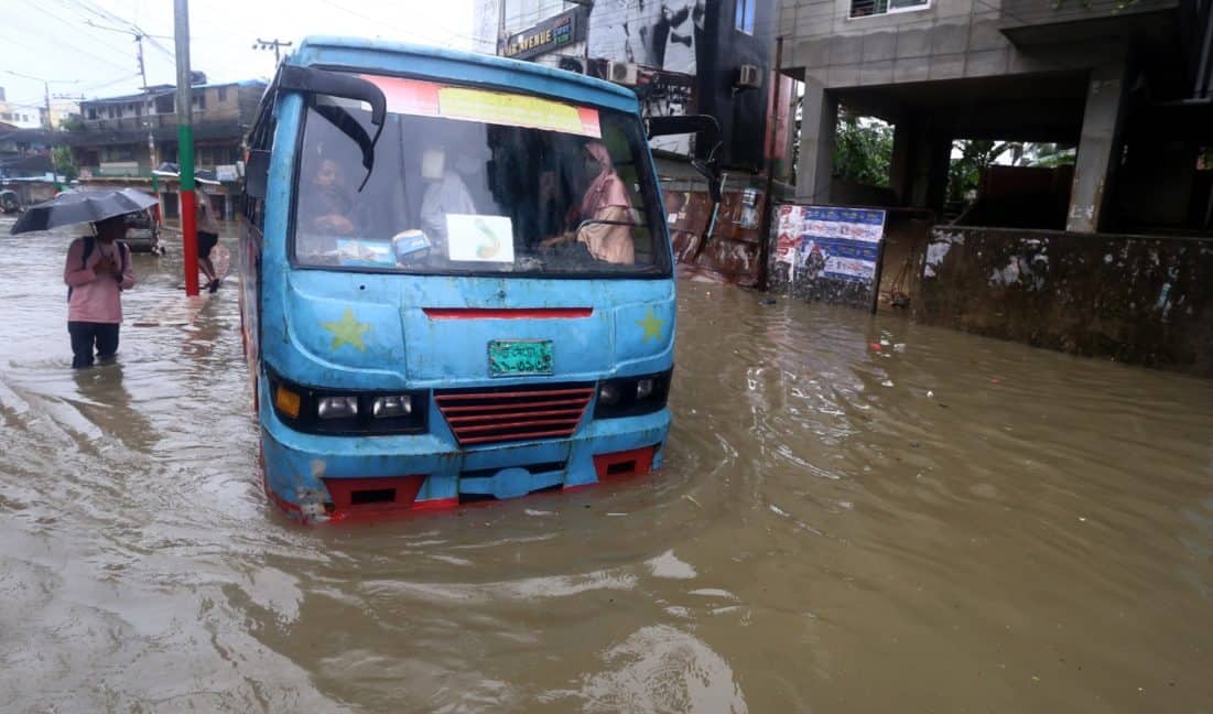 টানা চারদিন পানির নিচে বন্দরনগরী চট্টগ্রাম