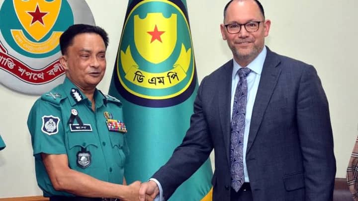 ডিএমপি কমিশনারের সঙ্গে মার্কিন রাষ্ট্রদূতের সাক্ষাৎ