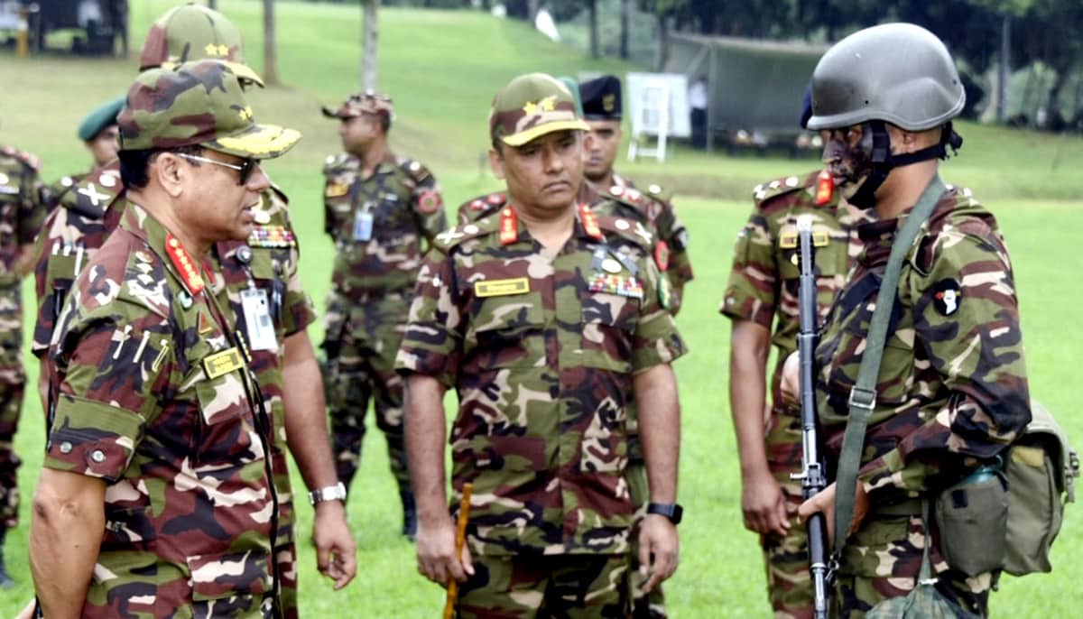 কুমিল্লা এরিয়া পরিদর্শন করলেন সেনাপ্রধান