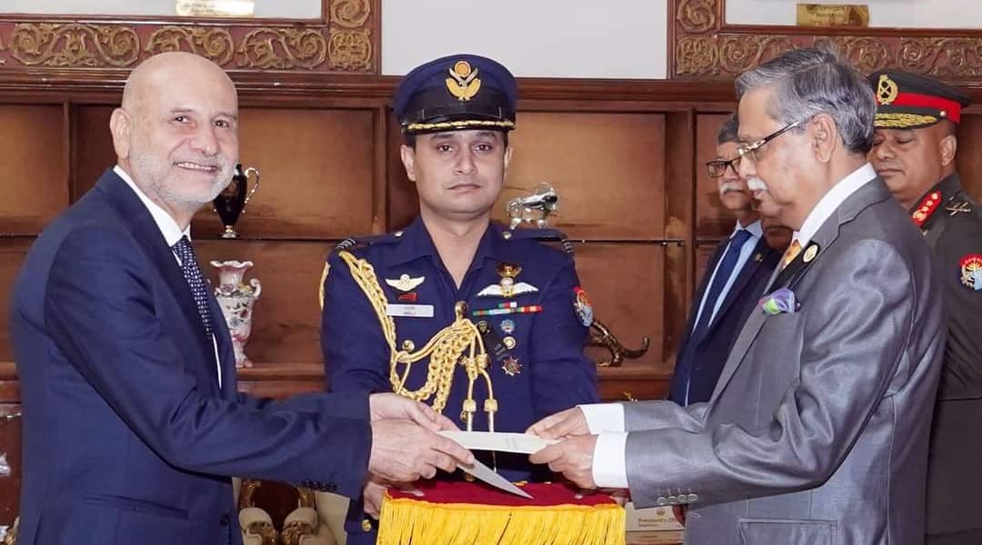 রাষ্ট্রপতির কাছে ইটালির রাষ্ট্রদূতের পরিচয় পত্র পেশ